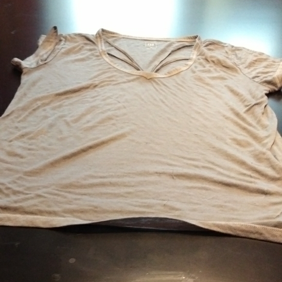 (3) women t-shirt - Picture 3 of 3